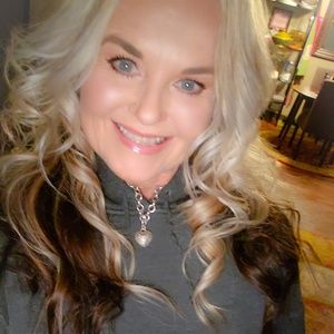 Meet your Posher, Renee